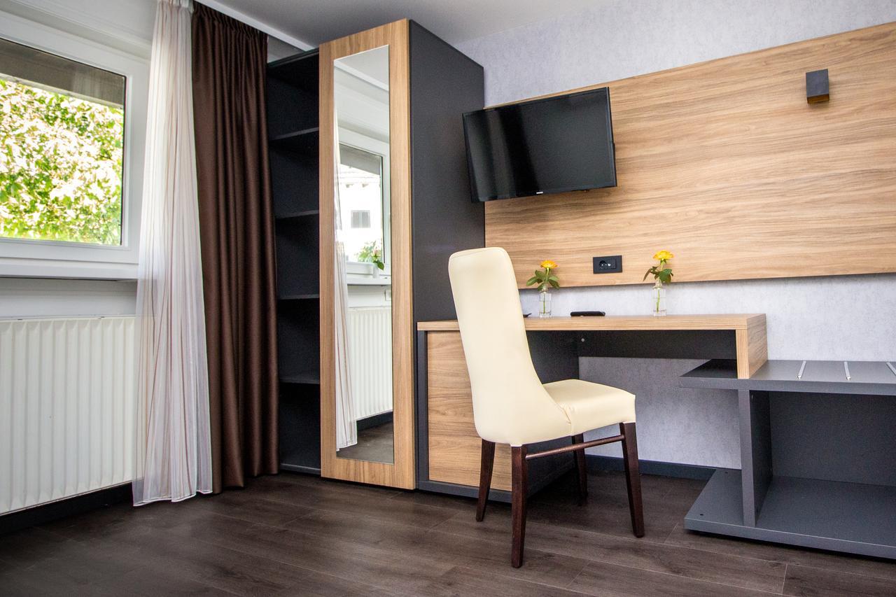 Hotel Am See Тутцинг Экстерьер фото
