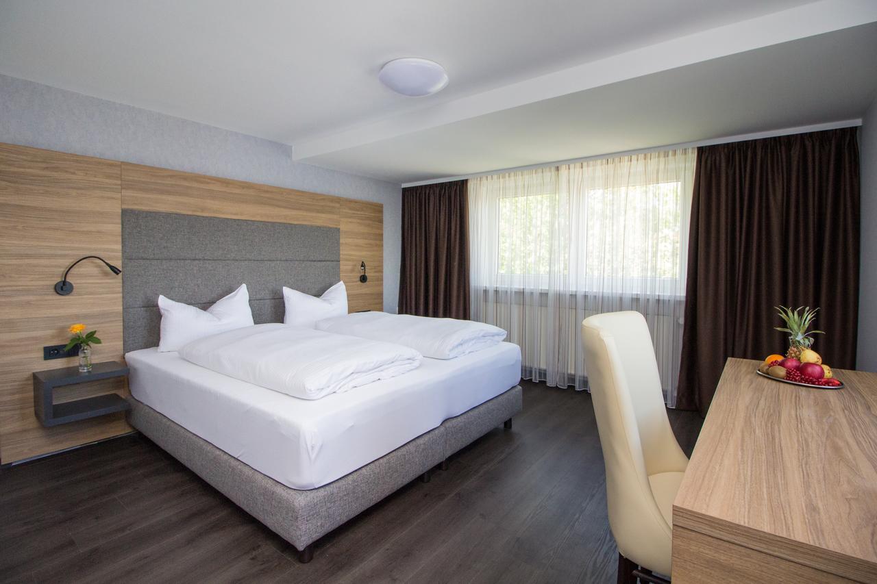 Hotel Am See Тутцинг Экстерьер фото